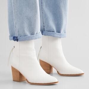 BEAST FASHION size 10 white 3” faux leather Weslee heeled ankle boot zip up back